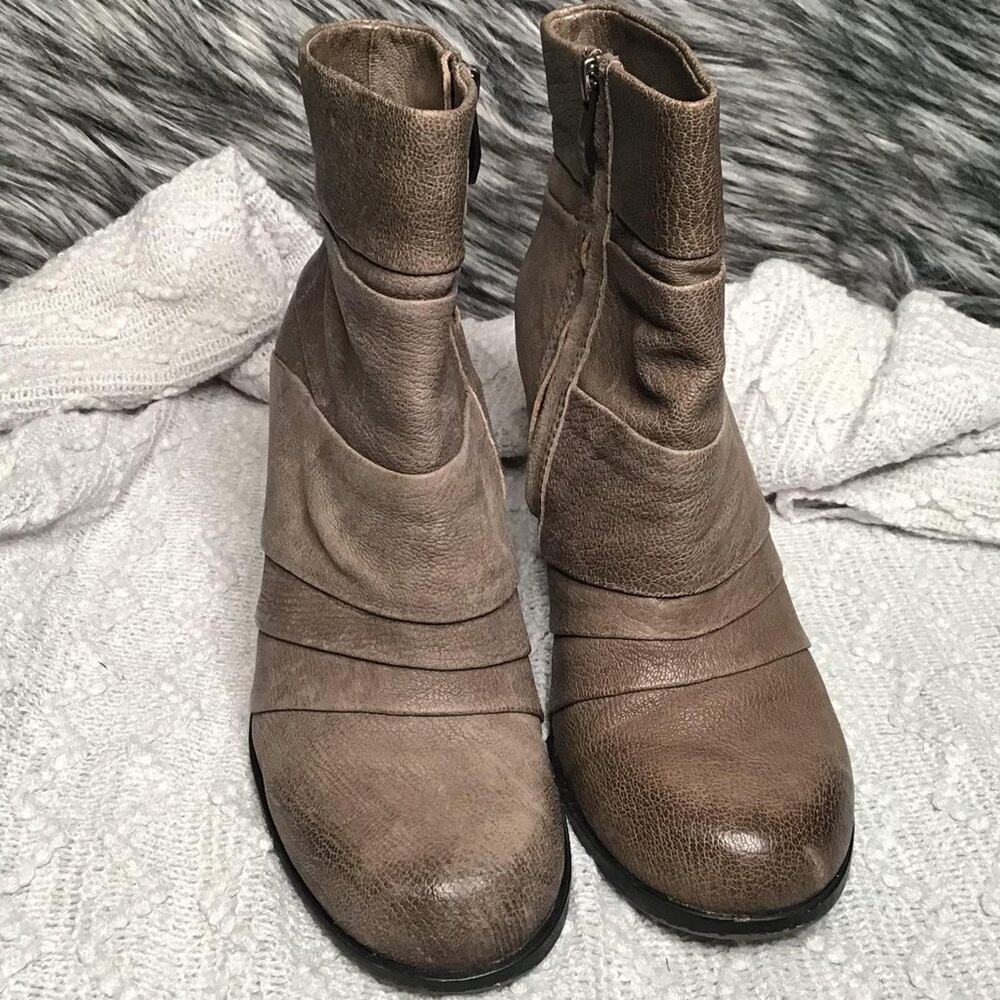 Vince Camuto Ankle Boots 7B - Picture 7 of 7